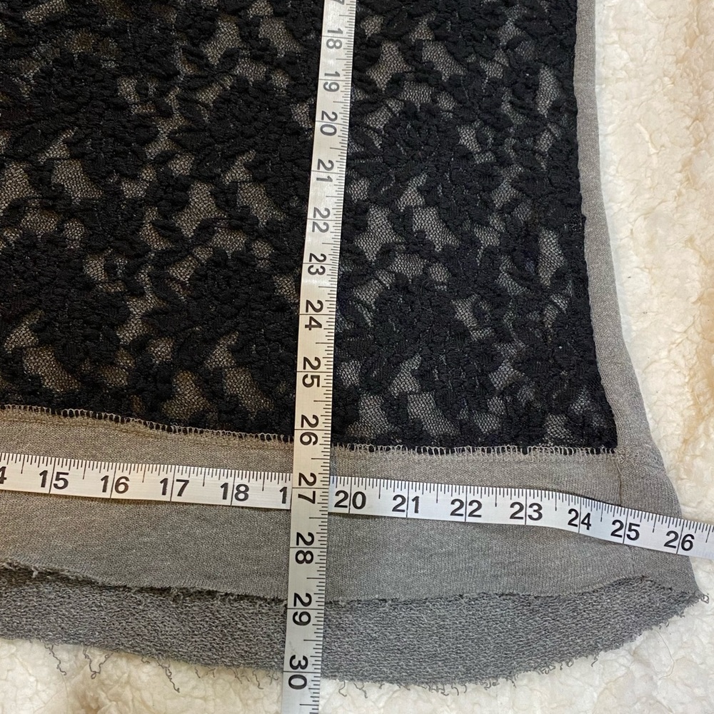 Torrid Gray Sweatshirt Black Lace Front Raw Hem/Cuff Size 2 or 2X or 18/20 - Picture 7 of 10